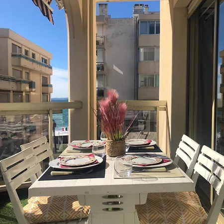 Vue 75 M2 Saint-Raphael (Var)