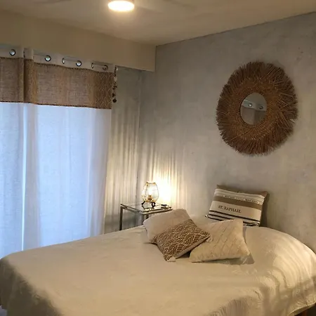 Vue 75 M2 Saint-Raphael (Var)